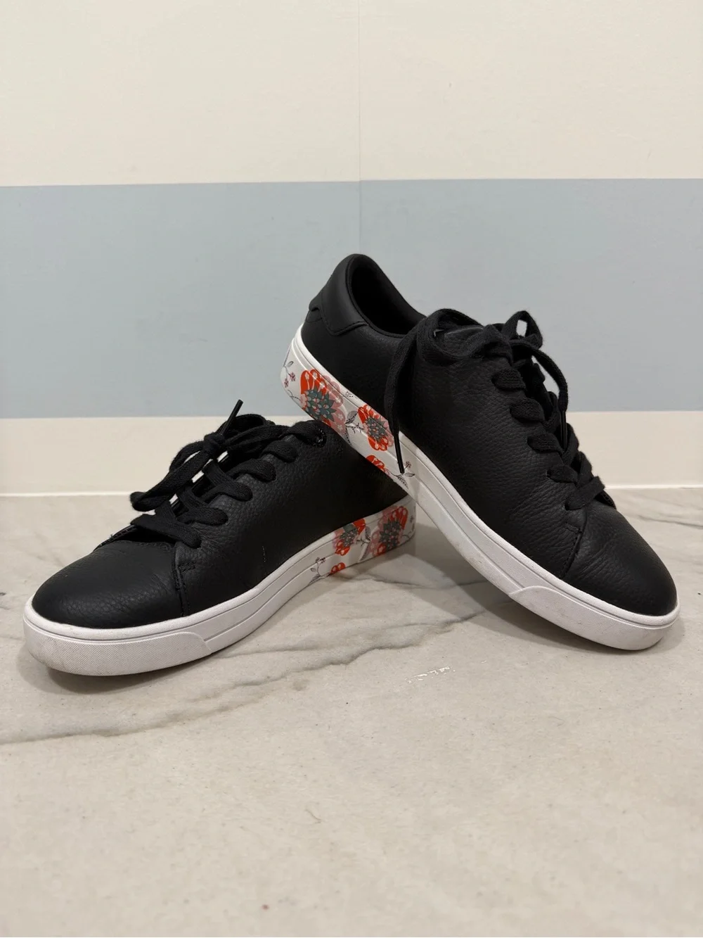 Ted Baker London Black Leather Floral-Accent Women's Sneakers Aariah size 6